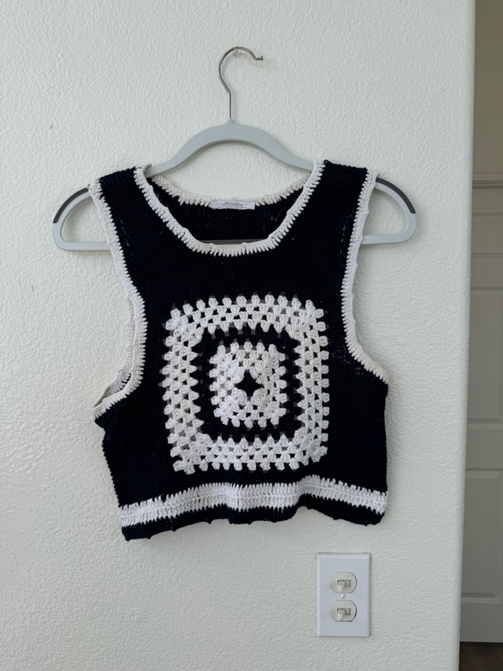 Zara Navy & White Crochet Tank Women’s Size Small